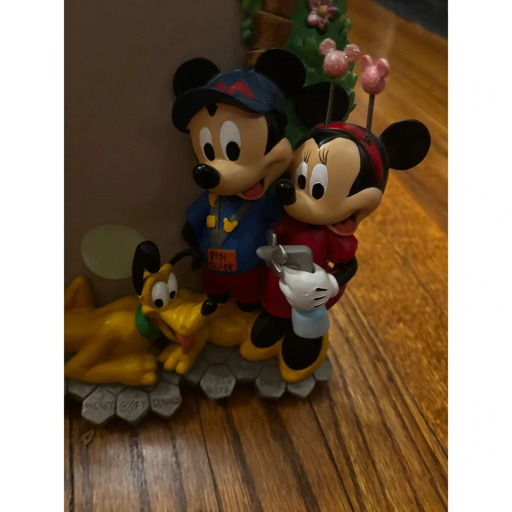 Disney Parks Mickey Minnie Donald Goofy Pluto Resin 3D Sculpted Photo Frame